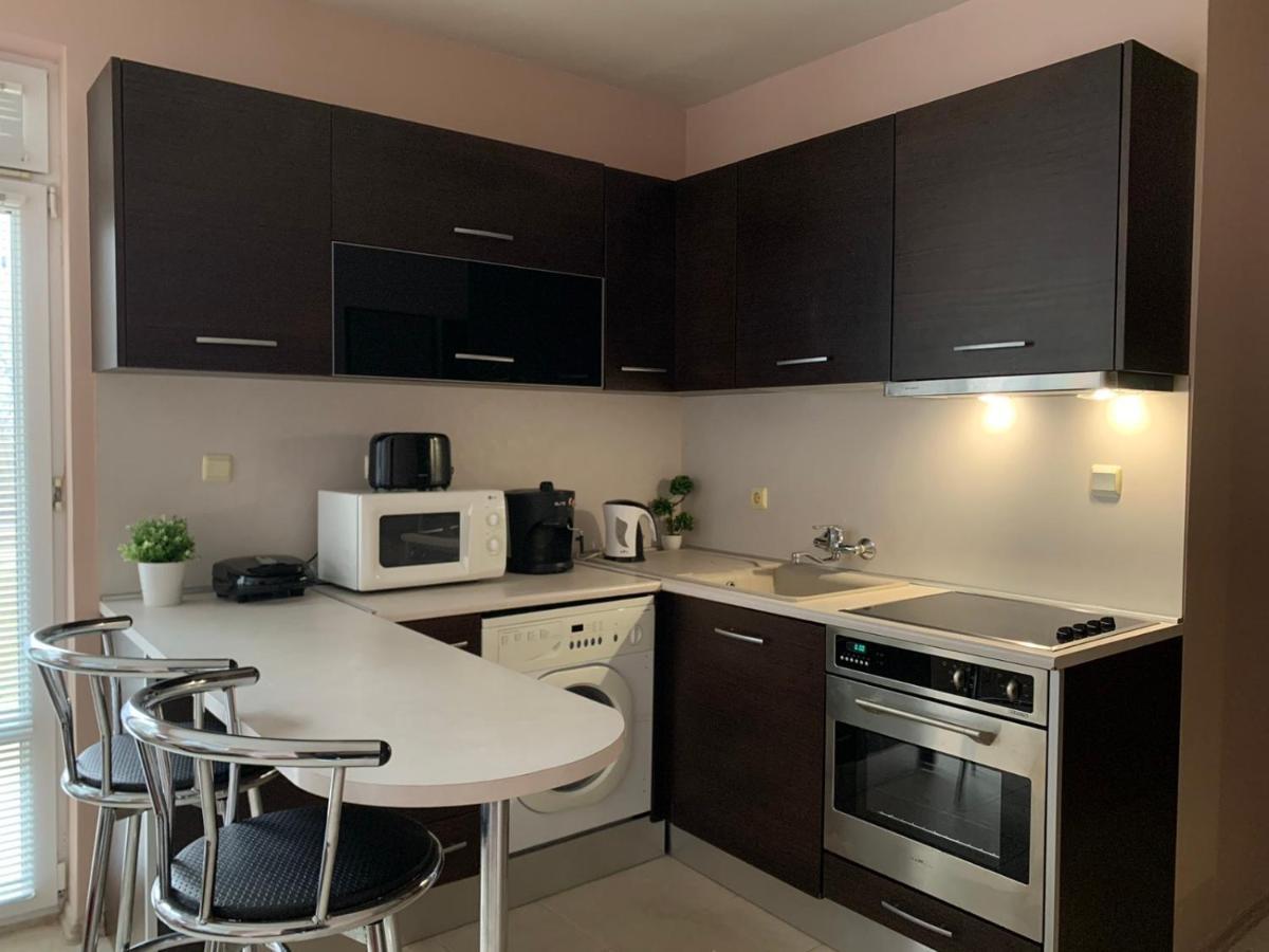 Villa Rouge - Apartment Victoria โซโซโปล ภายนอก รูปภาพ