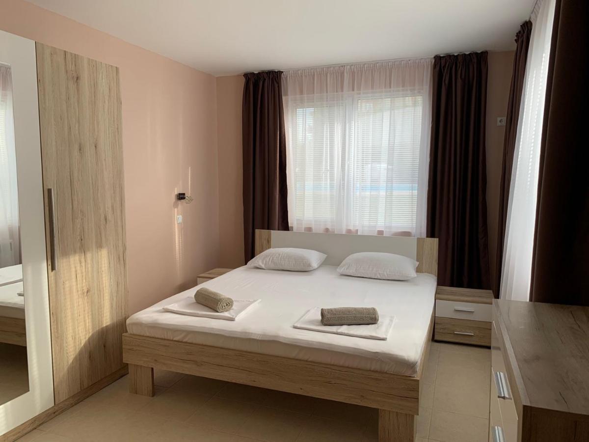 Villa Rouge - Apartment Victoria โซโซโปล ภายนอก รูปภาพ