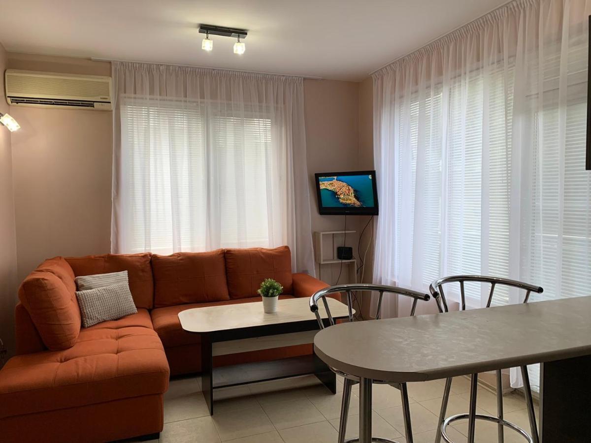 Villa Rouge - Apartment Victoria โซโซโปล ภายนอก รูปภาพ