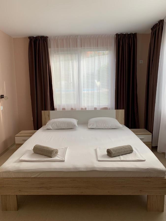 Villa Rouge - Apartment Victoria โซโซโปล ภายนอก รูปภาพ